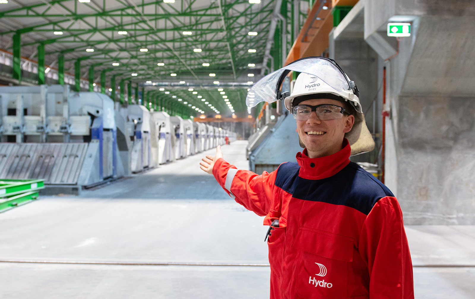 Hydro employee inside the Karmøy technology pilot
