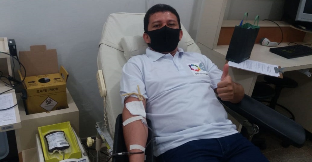 O operador Carlos Fabrício fez sua doação