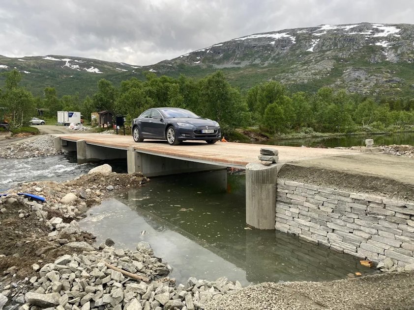 The stone bridge in Grødalen uses aluminum as reinforcement